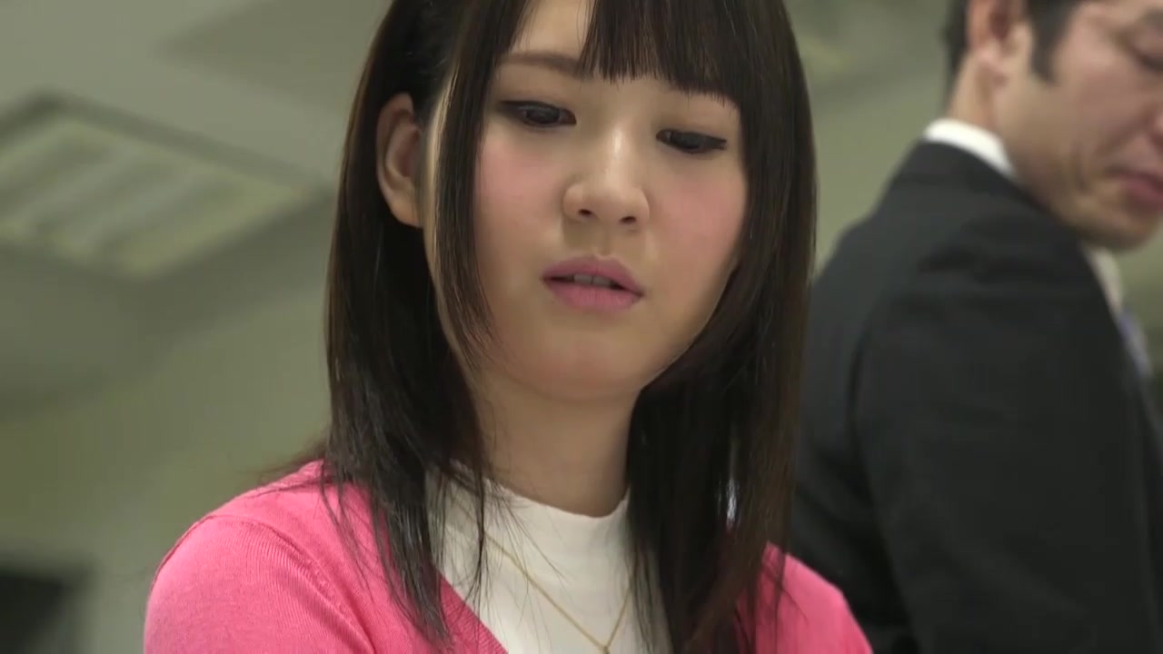 [FSET-685] 貧乳だからブラしなくても大丈夫だと思っていたら超絶敏感乳首が胸ポチしちゃった女子