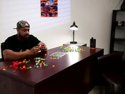 金发人妻主动吃鸡巴深喉玩弄不断侧入大战