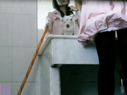 精品推薦 廁拍大神潛入某醫學院公共女廁拍攝大量女生如廁 各色嫩穴不勝枚舉看得讓人欲火焚身 720P高清原版