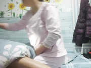 少妇趁老公不在家偷情隔壁王哥 进去秒射太不给力了