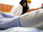 嫖妓達人城中村出租屋約了個漂亮水嫩的90後美女全套服務 主動張開雙腿配合幹得啊啊直叫 國語720P高清