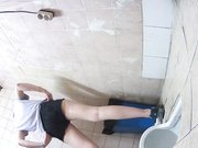 精品推薦 出租公寓房攝像頭拍攝到的長腿美女尿尿 雪白圓潤大屁股絕對誘惑十足～1080P高清