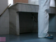 某醫學院公共衛生間拍攝到的各式漂亮妹子如廁 肥嫩騷穴看得欲火焚身 1080P高清