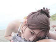 [START-232] 欲求不满的女大学生在海边小店打暑假短工时 对聚集在沙滩上男性们的肌肉和汗水气味感到难以抑制的冲动【破解】 - 3of5