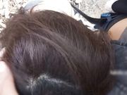 周末和可愛風騷女友郊外樹林裏啪啪野戰 跪舔雞巴翹臀後入幹得高潮連連 露臉高清