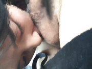 有點成就的中年大叔外面包養漂亮大學生妹子周末帶出來玩車震開房啪啪 貌似吃了不少壯陽藥太猛了 國語1080P高清