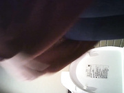 咖啡店公共衛生間拍攝到的多位氣質美女如廁 陰毛一個比一個性感紅毛衣妹子長得蠻漂亮的 露臉高清