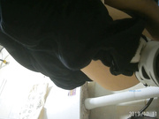 最新流出某奶茶店公共女廁偷拍各式美女少婦如廁 雪白大屁股看得讓人欲火焚身 1080P高清原版