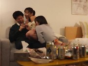 [HEZ-792] 欲求不満のパート妻達にデカ尻騎乗位で交互に3回ずつ中出しさせられる射精交代シフトの配送バイト 水川潤 一条みお - 1of5