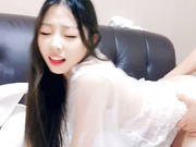 美女集中营混乱的群P现场，4个极品妞被大哥们玩弄，全程露脸淫声荡语不断，无毛白虎逼口交大鸡巴激情大乱草