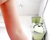 妩媚销魂的黑丝姐姐全程露脸跟小哥激情啪啪，白虎对青龙口交大鸡巴，让小哥无套抽插激情上位表情好骚射手上