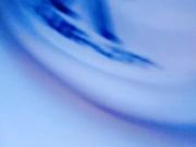 剧情演绎：给自己的骚母下春药，情欲来后捧着巨乳乱啃，直接无套艹骚母，没想到老爸来电话，一边艹一边接电话，太刺激了直接内射！