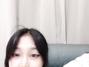 群P淫乱盛宴『小艺同学』一群白白嫩嫩的妹子看的让人血脉喷张，排起队 翘起屁屁来一起被操(2V)