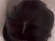 贱人操逼之前主动喝尿提神醒脑一个劲的要求给她射脸上