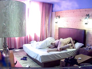 中午休息和老婆刚离异的大奶闺蜜旅馆开房啪啪内射她一逼720P无水印