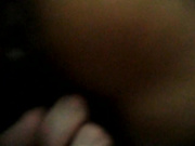 出租屋内与女友的朋友床上玩激情自拍