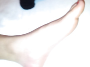 猥琐眼镜刘老板以谈公事为由约销售女经理吃饭把她灌醉带到宾馆呼呼大睡扒光各种玩弄还拔阴毛玩