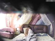 喷血推荐-酒店偷拍高颜值长腿短裤女神美女被情人狠狠爆操2次,高潮时呻吟大叫：大鸡巴好厉害,射里面,受不了了!