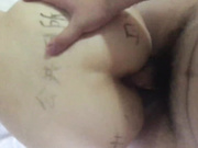 胸大腰细的清纯白嫩大学美女被土豪干爹尽情蹂躏爆操,丰满无毛的小鲍鱼被内射的满满的,高清无水印