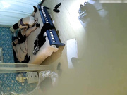 酒店偷拍气质漂亮的女白领被男的在吊篮上操嘴太猛干生气了,后来不知说了什么主动脱掉衣服让干,真能淫叫!