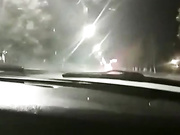 大神HD直播纹身少妇勾搭滴滴司机路边车震搞完去吃路串