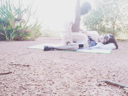 大清早穿着黑色蕾丝裤袜高跟和炮友乡下田间的丛林野战108P高清无水印