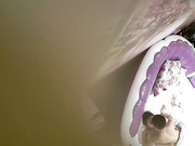 小旅馆大圆床偷拍两对开房的情侣后面那小伙貌似很猛射了骚女一肚皮