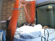 特色酒店偷拍高挑白嫩的美女情人等不及拉过来就操高难度动作女的吃不消了!