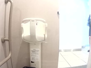 车站公共蹲便双视角偷拍各种类型美眉方便大白屁股又圆又大好多美女气质白领完事不走坐着玩手机