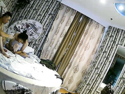 平头大哥与白色连衣裙妹子开房啪啪啪姑娘有点矜持不脱裙子直接脱掉内裤被爆操表情享受女上猛摇