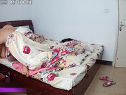 居家网络SXT偷拍性欲强少妇中午睡醒觉来一炮