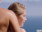 胆子很大的好身材美女在海边发浪被插啪啪作品 大白天性爱嫩逼很诱惑被别人发现高技术做爱很刺激720P高清