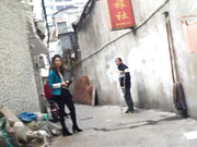 快餐达人吹着口哨光顾城边站街女红衣年轻妹子相貌还是不错的很有气质干了两个经典姿势一直让他快点国语对白