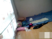 太牛逼了！电脑网络摄像头被黑强开TP两对夫妻带着孩子玩换妻啪啪啪游戏小宝贝围观中间干累了还擦擦汗