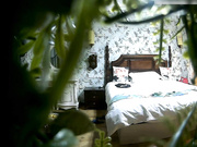 绿叶房年轻大学生情侣开房造爱闷骚眼镜美女身材苗条屁股翘皮肤光滑白嫩吃J8的样子很销魂叫床声给力对白有趣