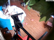 学校附近情趣炮房外表清纯眼镜学妹被男友半脱内裤抠逼娇喘呻吟提屌往里插干的妹子说歇一会吧研究B舔一舔