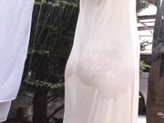 [FSET-566] ゲリラ豪雨でビショ濡れのマキシワンピ美女