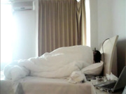 贱男边操逼还边玩电脑，不好好操让我来