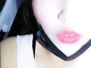 脸颊泛红发春的年轻主播一线馒头逼够嫩的与土豪户外车内淫乱直播淫声浪语各种挑逗对白淫荡