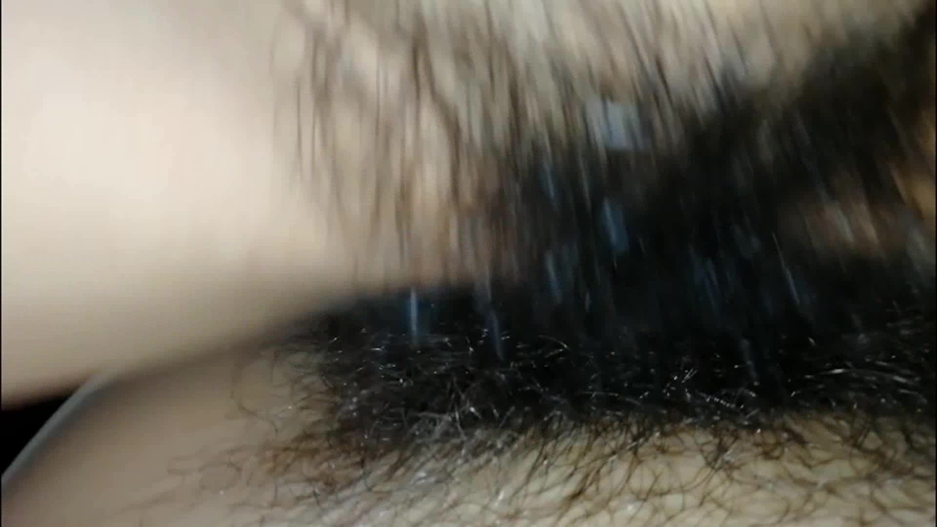 撩妹骚男出租房与身材苗条公司文员长发女友无套啪啪啪近距离拍阳具进出搞出好多爱液内射中出对白淫荡