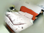 汉奸头中年男和大奶情人酒店开房偷情这少妇下面毛真多大哥给她舔逼估计吃了不少毛