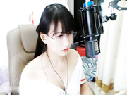 门票不菲的万人迷网红女主播魅心陪你过圣诞性感黑丝护士制服让无数狼友撸爆屌