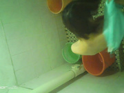 房东出租屋浴室偷放摄像头偷窥年轻女租客洗澡