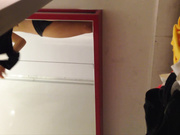 精品内衣店试衣间偷拍小笼包试胸罩,两只酥乳犹如两个荷包蛋倒扣在胸前 香 嫩 爽