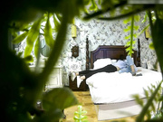 特色宾馆年龄不大胸部发育很好的漂亮美女和异地情人宾馆见面被操的高潮不断,胡言乱语,干了2次才消停下来!