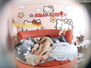 外表清纯文静的漂亮大学美女被前来看望她的的异地网友约到酒店连续操了3次后男的干不动了美女自己女上位操!