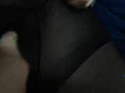 外表清纯可爱眼镜妹与热恋中男友出租房爱爱穿上黑丝袜搞妹子嘴上说他有病还迎合着很乖国语对白1080p原版