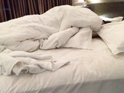 向家里拿了五千块和学院派女友去旅游酒店开房啪啪1080P高清版