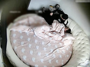 美容院气质美女老板和小鲜肉情人宾馆开房啪啪,小伙连操带扣搞的美女一浪接一浪,看毛就是个骚货!