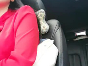 红衣少妇驾车户外野外草地和炮友啪啪 脱掉衣服地上后入骑乘抽插非常诱人